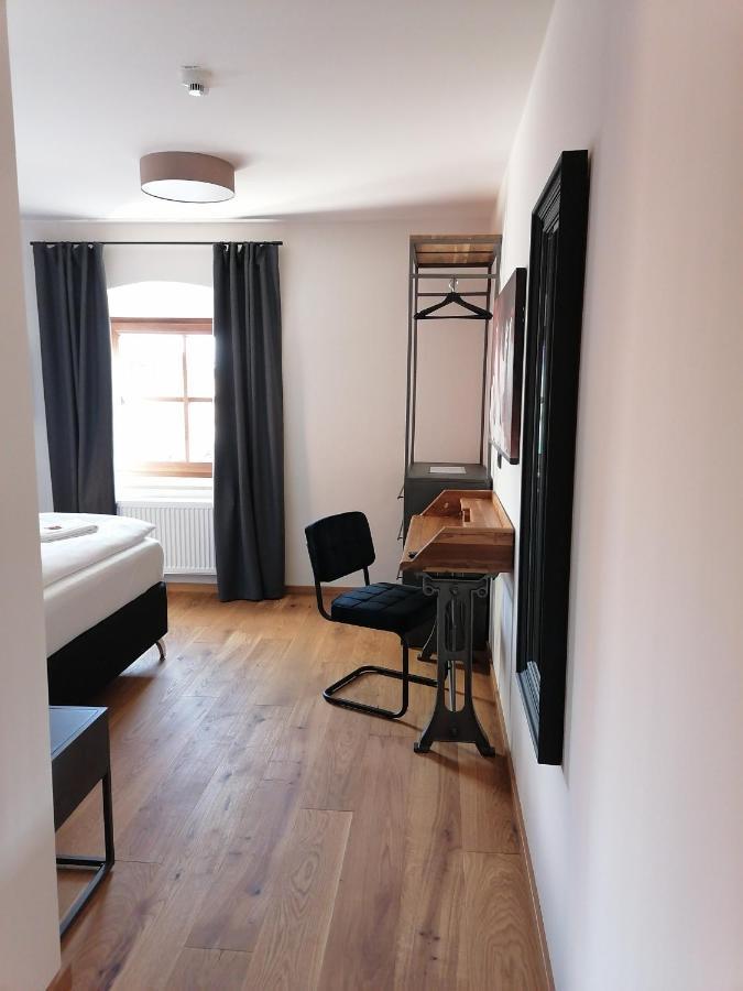 Hotelgasthof Kirchenwirt Schierling 外观 照片