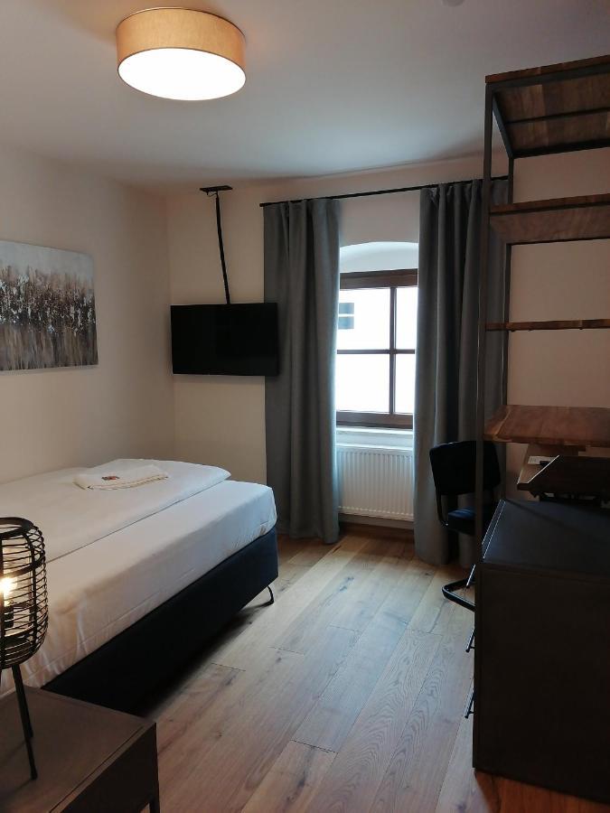 Hotelgasthof Kirchenwirt Schierling 外观 照片