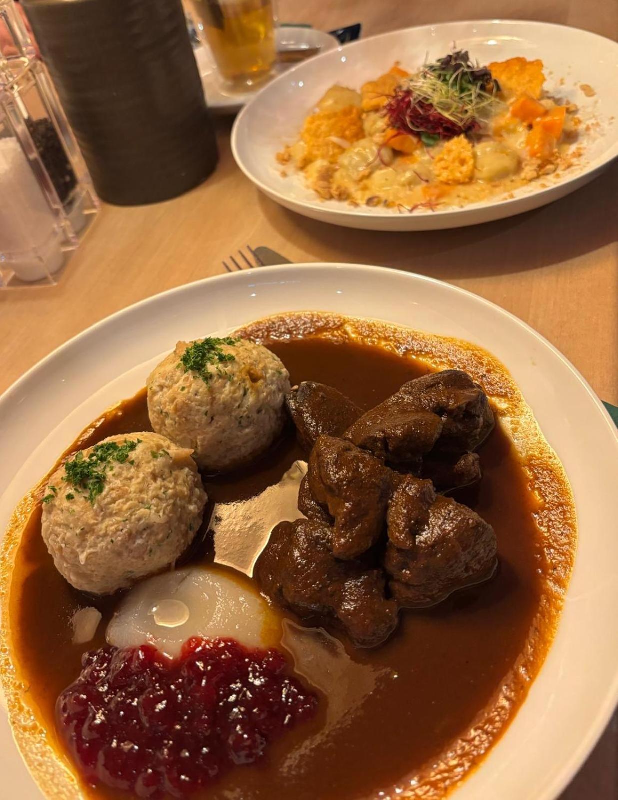 Hotelgasthof Kirchenwirt Schierling 外观 照片